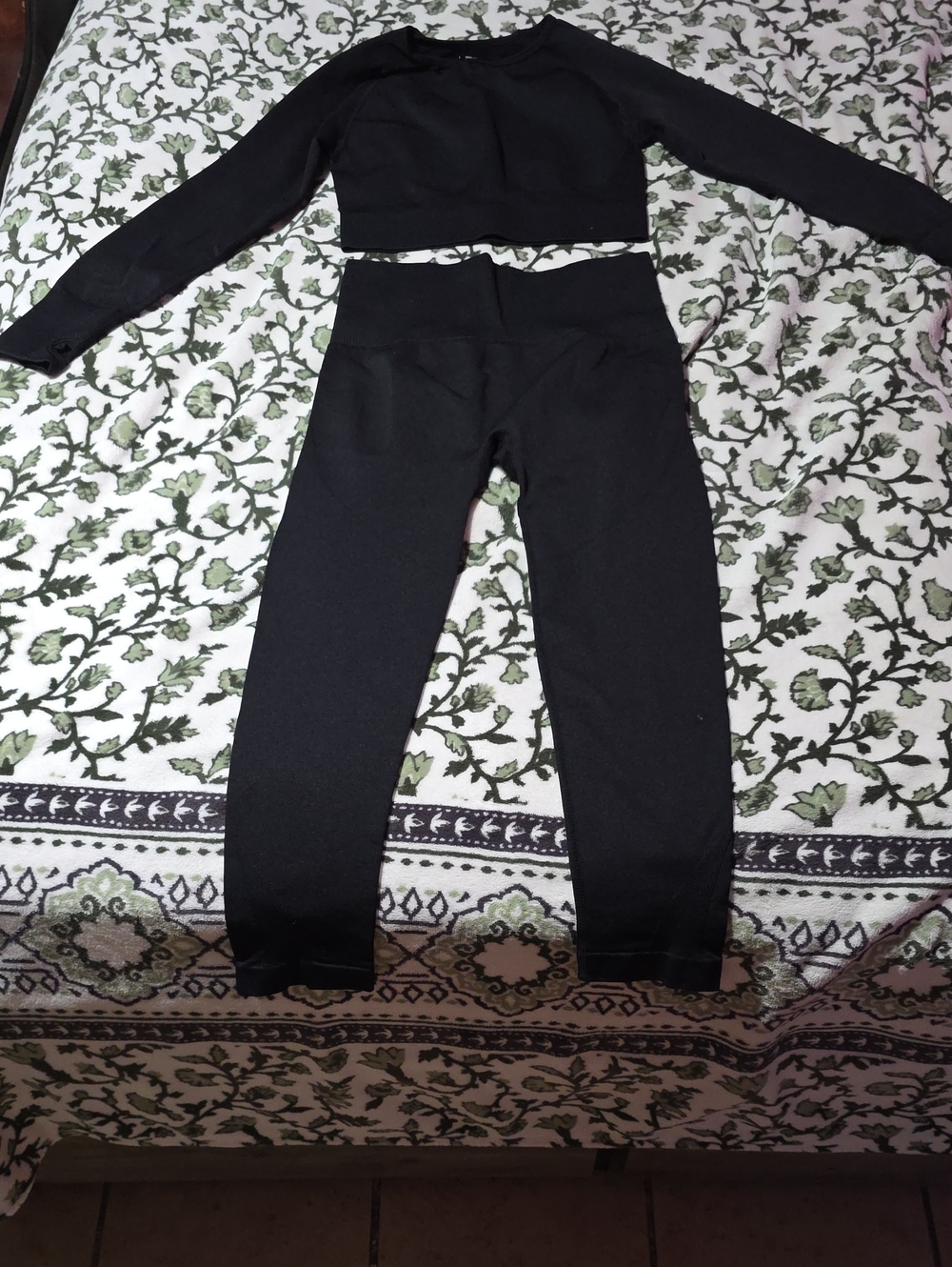 Black High-Waist Leggings and Cropped Long-Sleeve Top Set